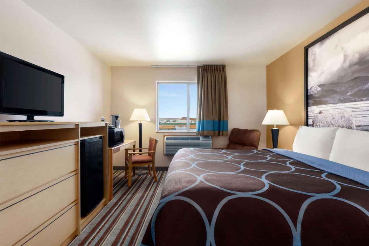 Super 8 By Wyndham Big Timber Motel Dış mekan fotoğraf